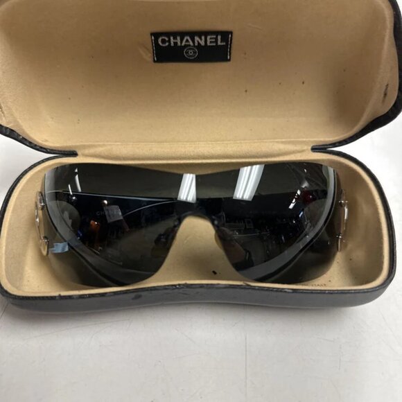 Chanel Frameless Logo Sunglasses w/ Case - Picture 1 of 8